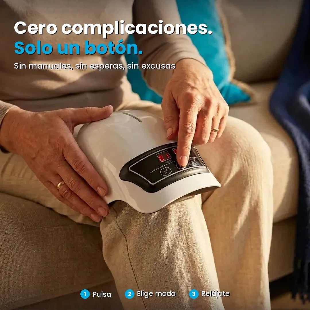 Persona pulsando el botón táctil del panel LED del masajeador de rodilla NEXOsens colocado sobre la rodilla.