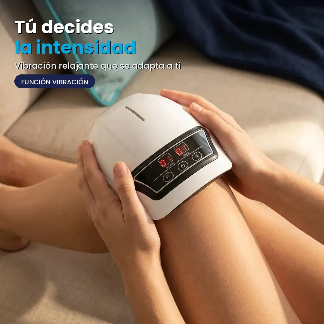 Manos ajustando la intensidad de vibración del masajeador de rodilla NEXOsens colocado sobre la rodilla.